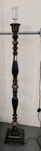 lot 105 image: FLOOR LAMP IN STYLEDESIGN SHOWN.