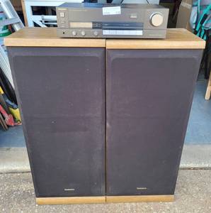 lot 110 image: TECHNICS STEREO INTEGRATED AMPLIFIER WITH SPEAKER SET AS SHOWN. TAKE A LOOK