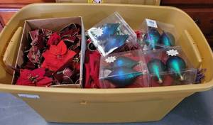 lot 137 image: CONTAINER LOT OF CHRISTMAS DECOR AS SHOWN.