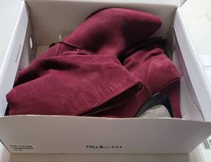 lot 149 image: STYLE & CO SHOESBOOTS IN BOX AS SHOWN.