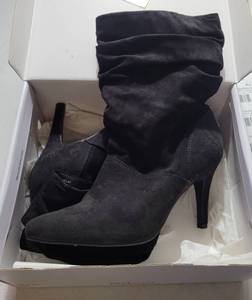 lot 150 image: STYLE & CO SHOESBOOTS IN BOX AS SHOWN.