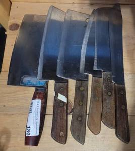 lot 180 image: LOT OF KITCHEN KNIVES AS SHOWN.