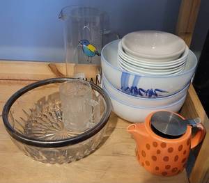lot 181 image: LOT OF PLATES AND MORE AS SHOWN.