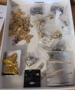 lot 183 image: LOT OF ASSORTED JEWELRY AS SHOWN.