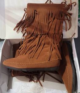 lot 190 image: RAMPAGE BOOTS IN BOX AS SHOWN.
