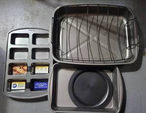 lot 197 image: BAKING PANS AS SHOWN.