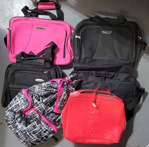 lot 199 image: LOT OF ASSORTED BAGSBACKPACK AS SHOWN.