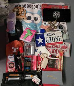lot 203 image: LOT OF MISCELLANEOUS ITEMS AS SHOWN.