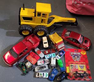 lot 204 image: LOT OF CARS AND MORE AS SHOWN.